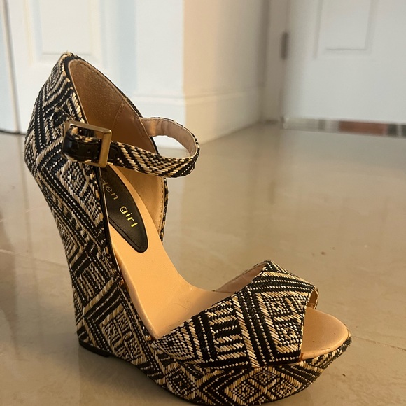 Madden Girl Hemp woven wedges Size 7 - Picture 5 of 5